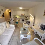 5 Pieces Climatise Avec Terrasse Et Parking A - Fr-1-780-30 Apartment *