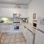 Apartment 5 Pieces Climatise Avec Terrasse Et Parking A - Fr-1-780-30 Sainte-Maxime