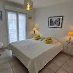 Apartment 5 Pieces Climatise Avec Terrasse Et Parking A - Fr-1-780-30 Sainte-Maxime