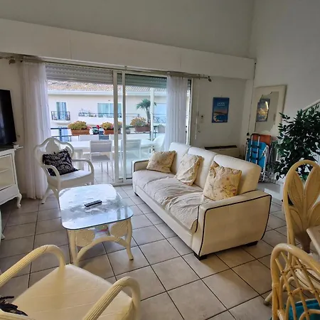 5 Pieces Climatise Avec Terrasse Et Parking A - Fr-1-780-30 Sainte-Maxime