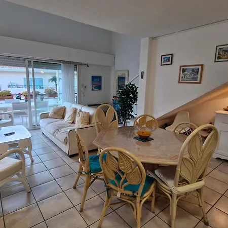 Apartment 5 Pieces Climatise Avec Terrasse Et Parking A - Fr-1-780-30 Sainte-Maxime