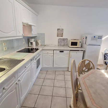 5 Pieces Climatise Avec Terrasse Et Parking A - Fr-1-780-30 Apartment Sainte-Maxime