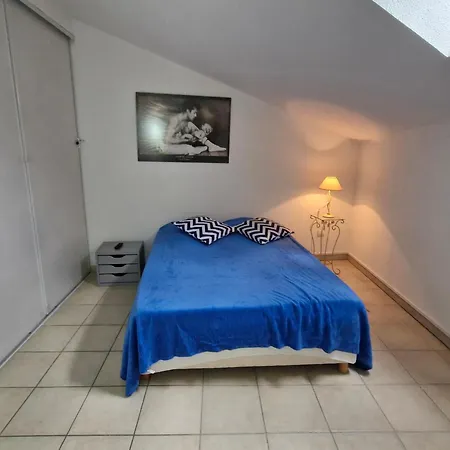 5 Pieces Climatise Avec Terrasse Et Parking A - Fr-1-780-30 * Sainte-Maxime