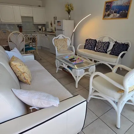 Climatisé 5 Pièces Avec Terrasse Et Parking En Centre-ville De - Fr-1-780-30 Apartamento