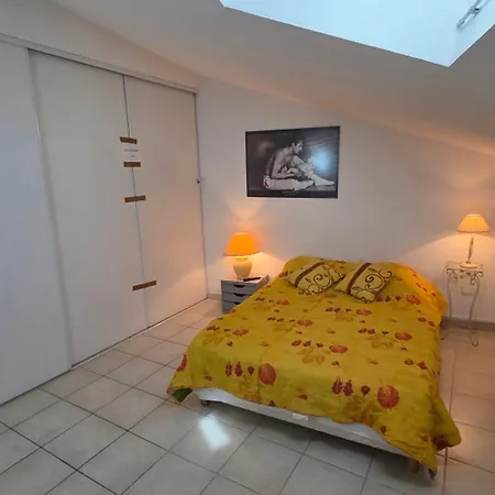 Climatisé 5 Pièces Avec Terrasse Et Parking En Centre-ville De - Fr-1-780-30 Apartamento *