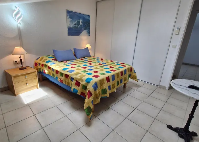 5 Pieces Climatise Avec Terrasse Et Parking A - Fr-1-780-30 * Sainte-Maxime